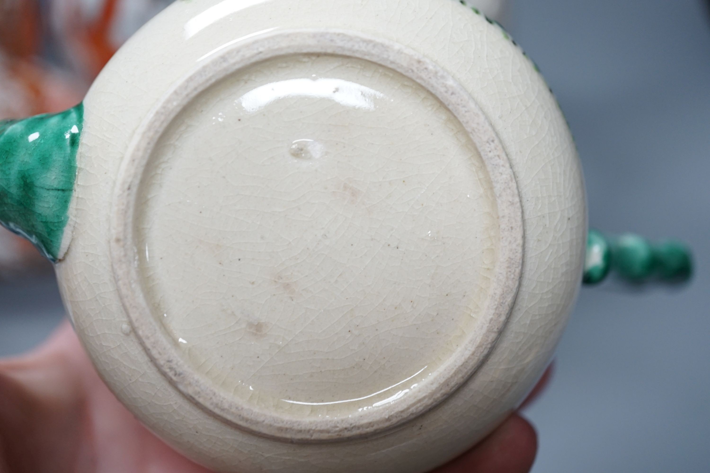 A group of Japanese ceramics 21cm